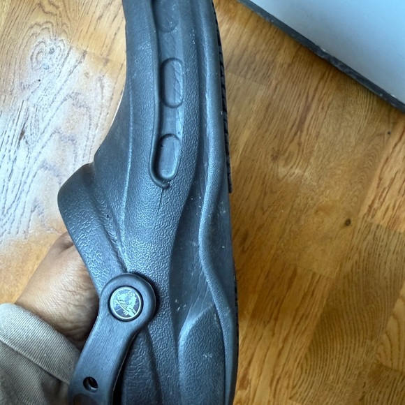 CROCS Classic Black Clogs - Picture 6 of 7